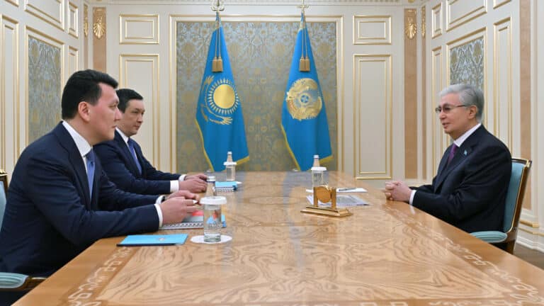 Токаев обсудил с Кариным парламентскую реформу в Казахстане