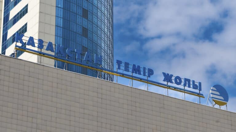 Эксперт ожидает «пожарную распродажу», если КТЖ решит выйти на IPO