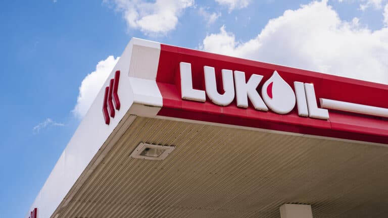 США продлили срок для продажи активов «Лукойла» в Казахстане