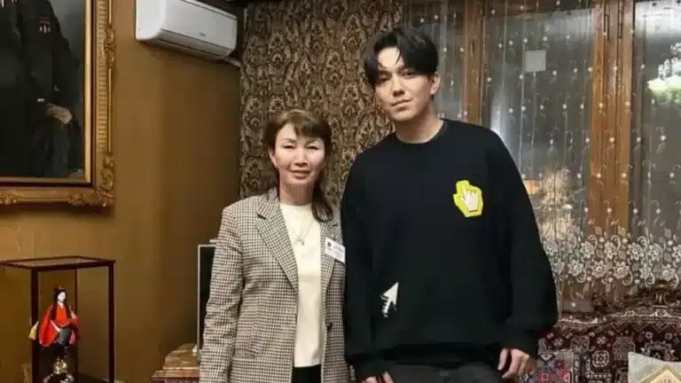 Димаш Құдайберген Қонаев музейіне барды