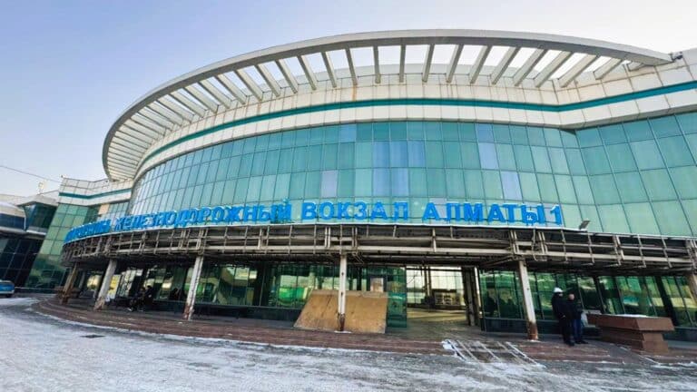 Алматы-1 вокзалының құрылыс қарқыны мен сапасы талапқа сай емес — ҚТЖ