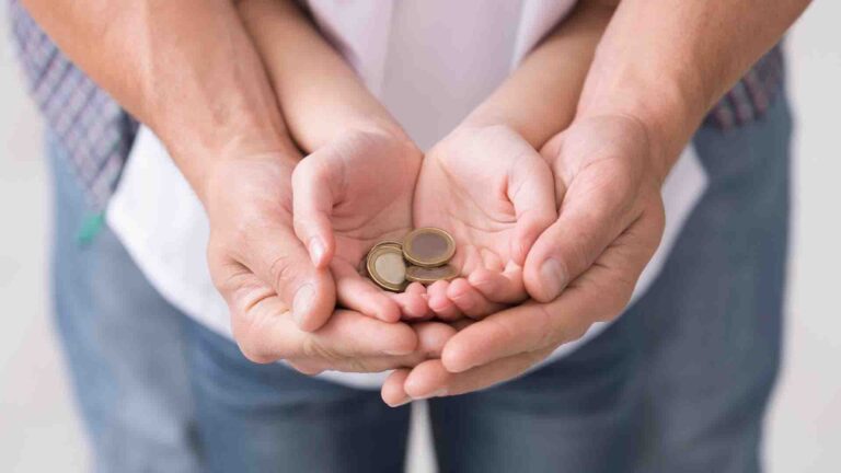 Балаларға ақшаны дұрыс жұмсауды қалай үйретуге болады