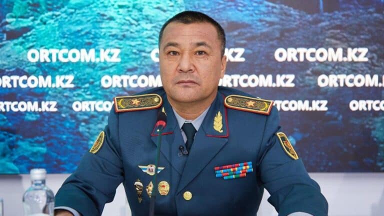 Токаев сменил начальника Генштаба ВС РК