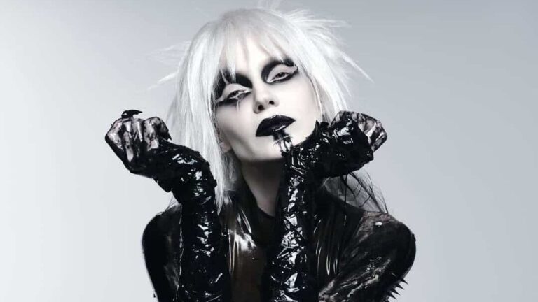 Певица Глюкоза отменила свои концерты в Алматы и Астане