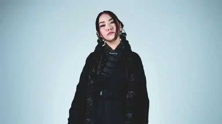 Қазақстандық әнші Yenlik әлемдік COLORS жобасында өнер көрсетті