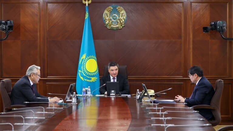 Бектенов поручил передать ФСМС в ведение Минфина