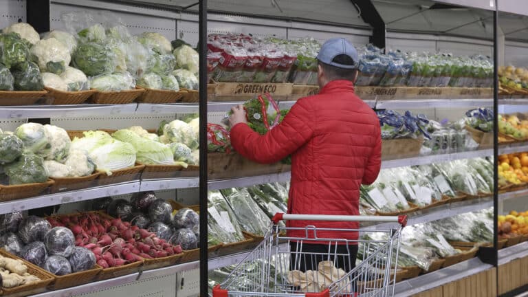 Инфляция начала замедляться, но не везде: что происходит с ценами в регионах