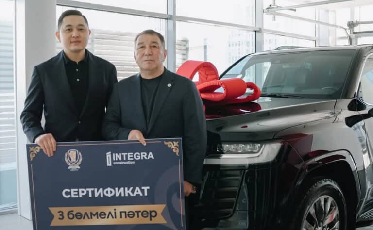 Бокс федерациясы Қайрат Сәтжановқа пәтер мен Land Cruiser 300 көлігін сыйлады