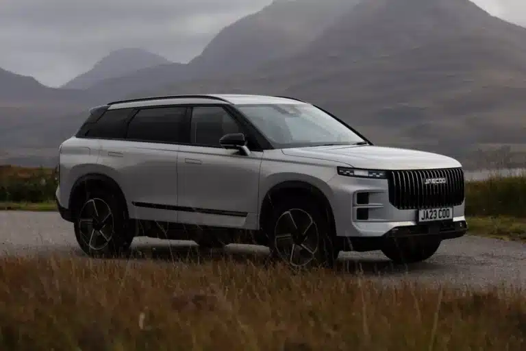 Британцы все чаще выбирают «китайский Range Rover», и это уже не шутка