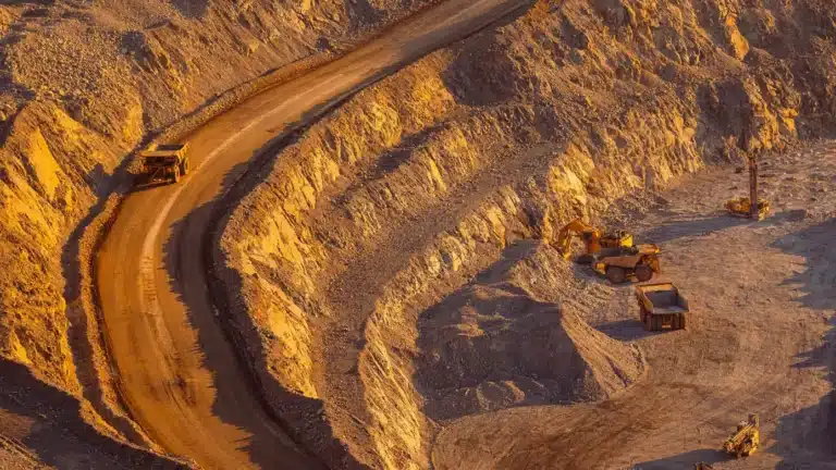 Шығыс Қазақстанда кәсіпкер «геобарлау» желеуімен заңсыз қазбадан 1 млрд теңге тапқан