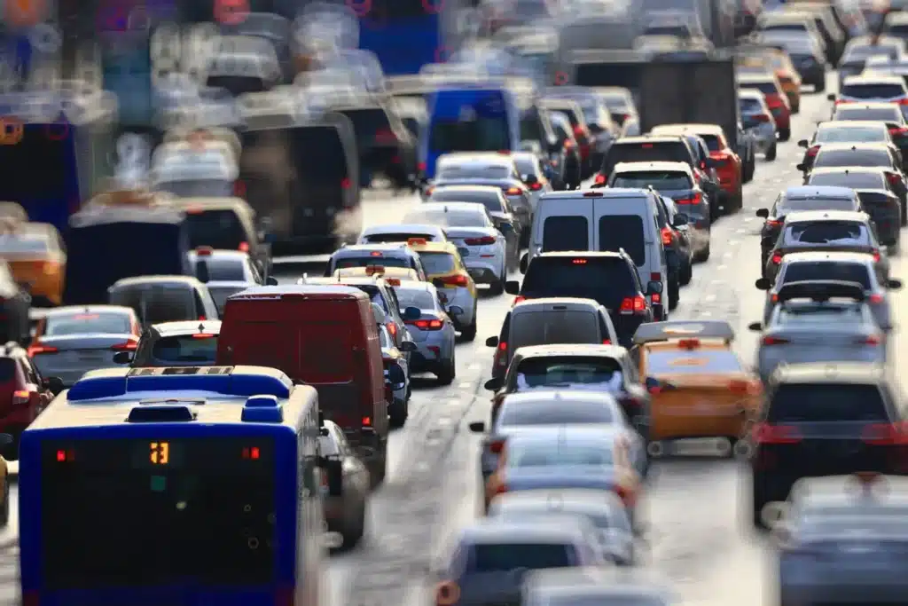 Қазақстанға Ресейден келетін жеңіл көліктер саны 2,5 есеге көбейді