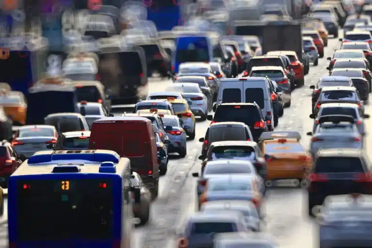 Қазақстанға Ресейден келетін жеңіл көліктер саны 2,5 есеге көбейді