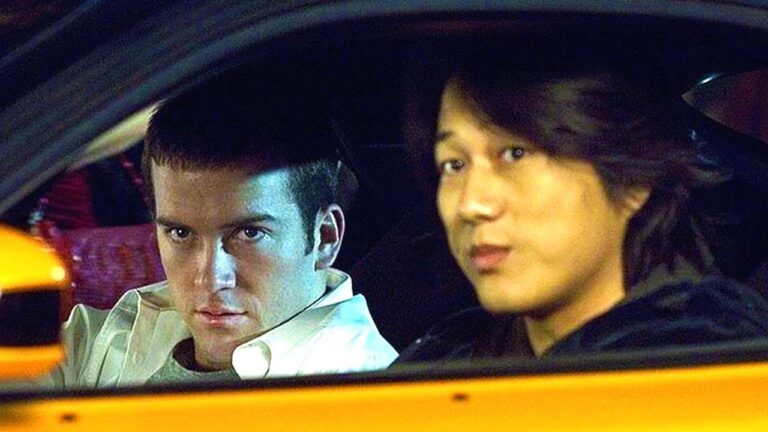 Ne Prosto Orchestra исполнили культовую для автолюбителей песню в Алматы