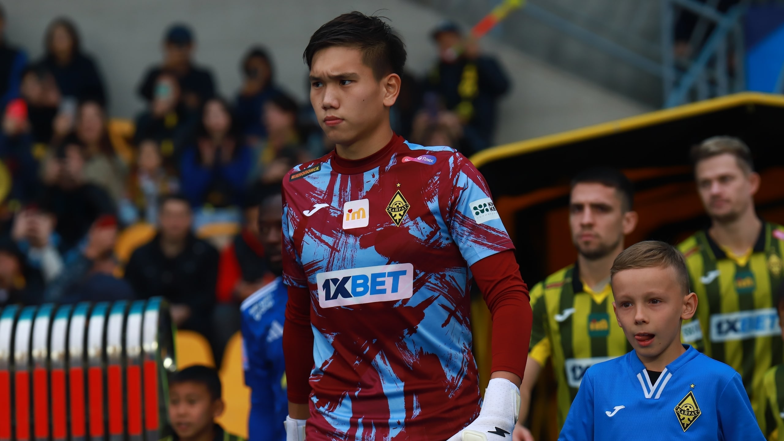 «Кайрат» объявил о продлении контракта с 18-летним вратарем Шерханом Калмурзой. Новое соглашение рассчитано до конца ноября 2028 года.