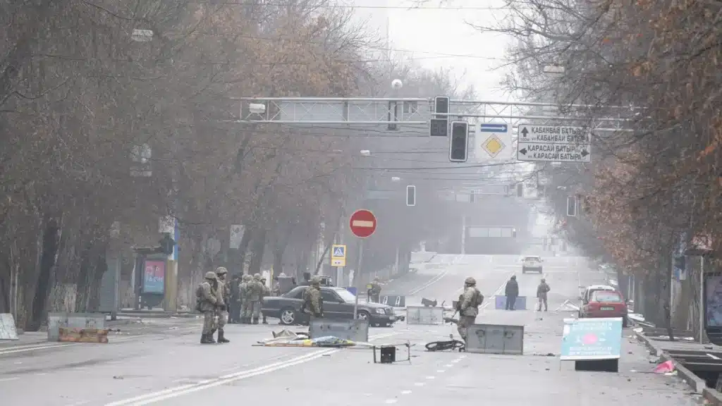 Жүгенсіздікке қарсы төтенше шаралар қабылдау қажет болды – Тоқаев Қаңтар туралы