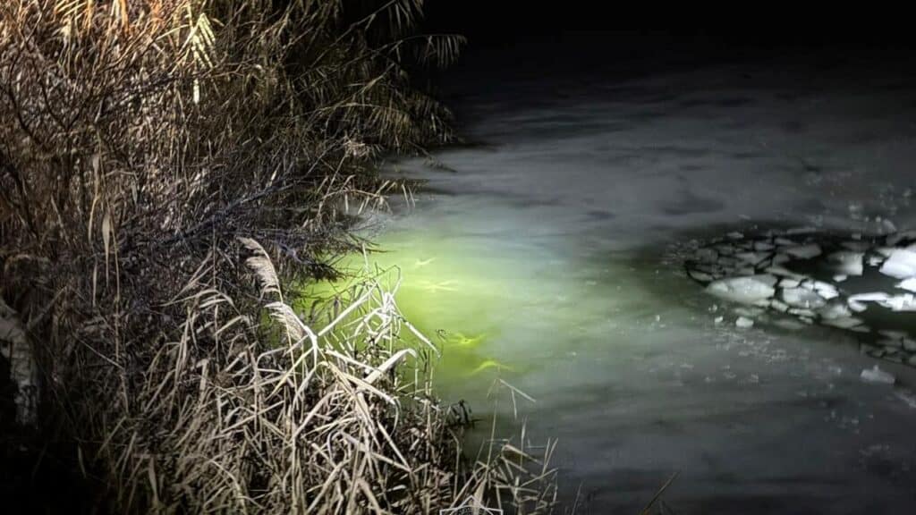 Подростки провалились под лед в Алматинской области: один погиб