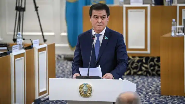 Депутаттар министрлерді қызметінен босата алуы мүмкін