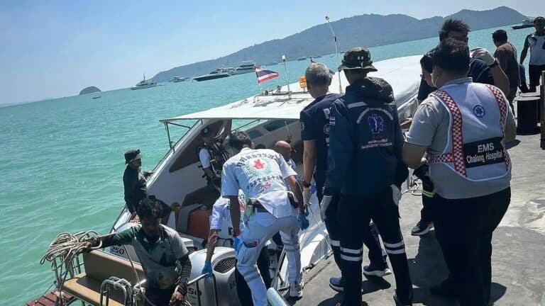 Таиландта Қазақстан азаматтары да мінген катер теңізге батып кетті