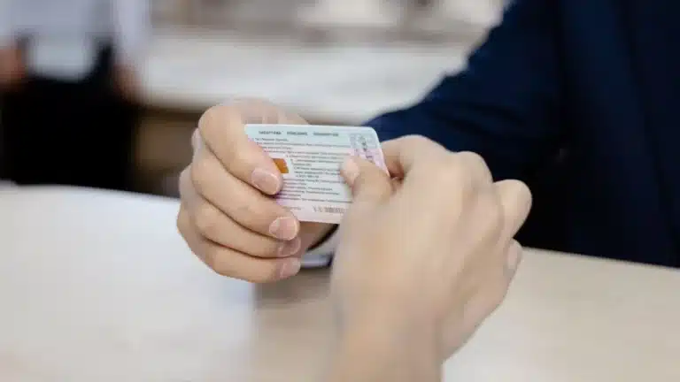 Жүргізуші куәлігін алып жүру қайта міндеттеле ме – ІІМ жауабы
