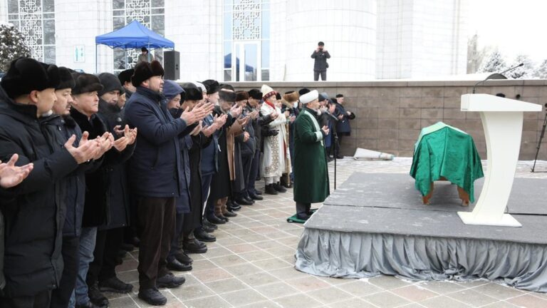 Рәтбек қажы ақтық сапарға аттанды