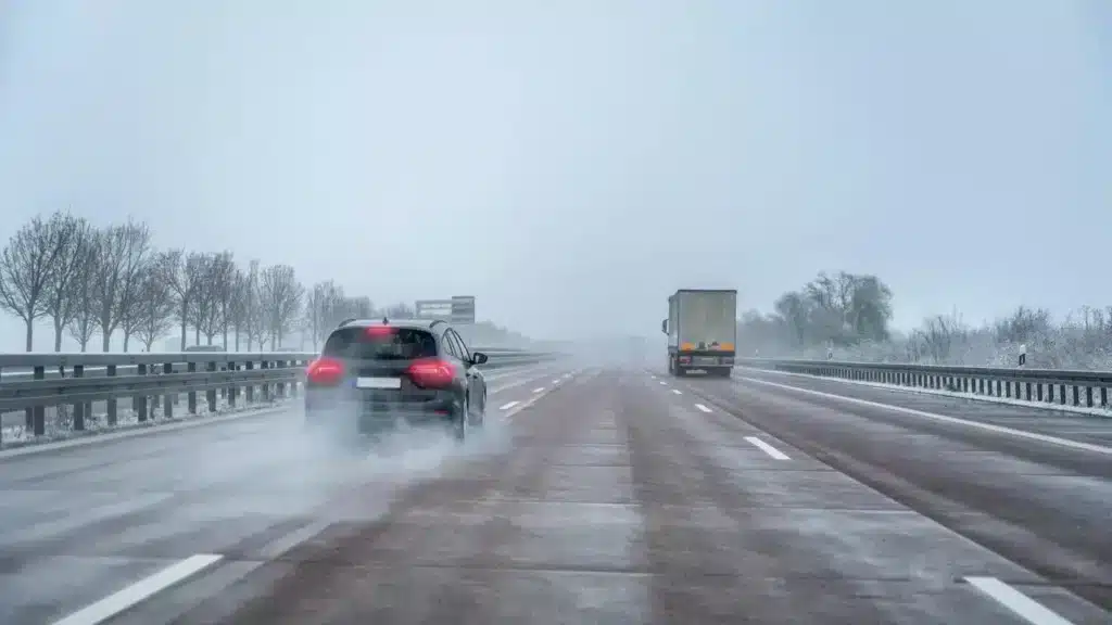 Автомобиль перевернулся на трассе Астана – Караганда