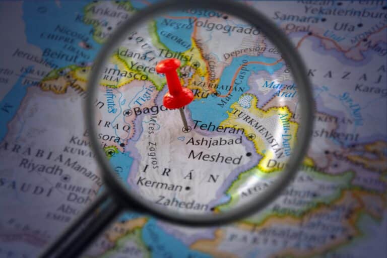 Иран пригрозил ударами по США и Израилю на фоне массовых протестов