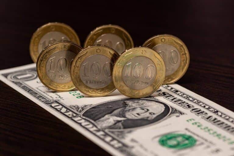 Когда доллар станет 580 тенге, рассказали эксперты