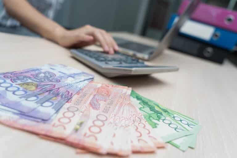 Правительство пересмотрит правила финансирования школ и поликлиник