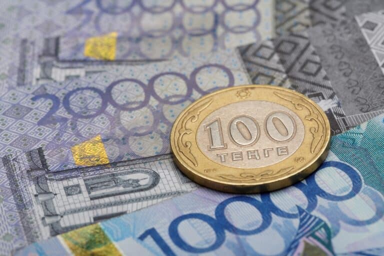 «Аферисты утащили 200 млрд тенге»: Токаев высказался о выводе пенсионных накоплений