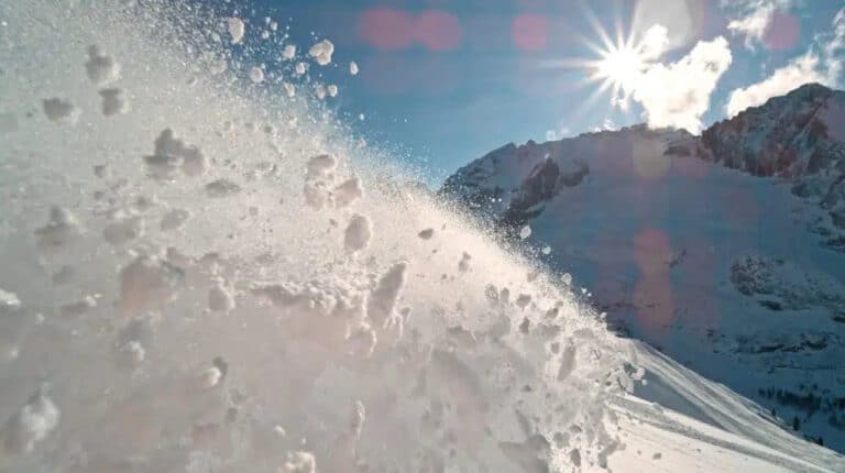 Казахстанцев предупредили об опасности схода лавин