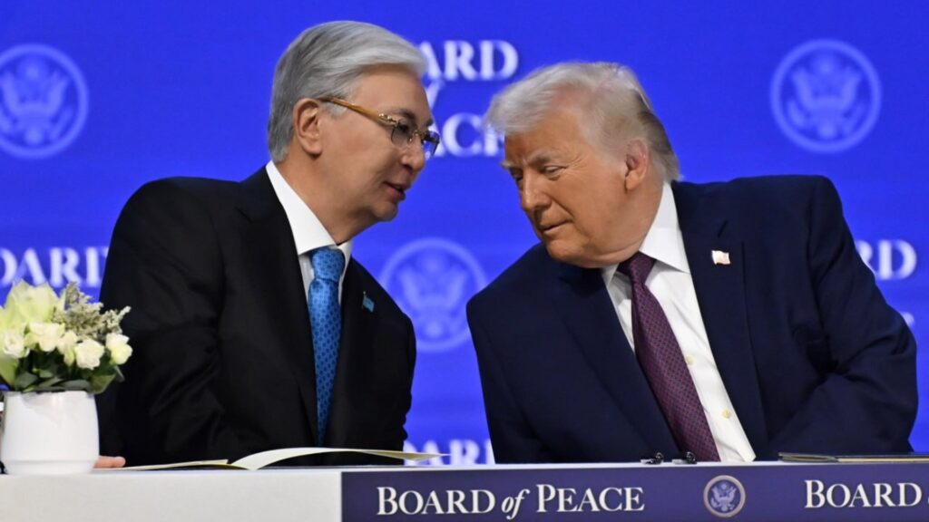 Тоқаев Трамп құрған Бейбітшілік кеңесінің жарғысына қол қойды