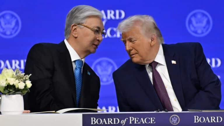 Тоқаев Трамп құрған Бейбітшілік кеңесінің жарғысына қол қойды