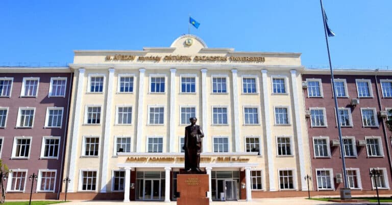 «Бір креслоны 20 млн теңгеге алған»: Әуезов университетіндегі шулы іс сотқа жетті