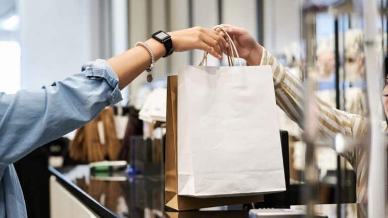 Почему мы совершаем импульсивные покупки и как перестать это делать