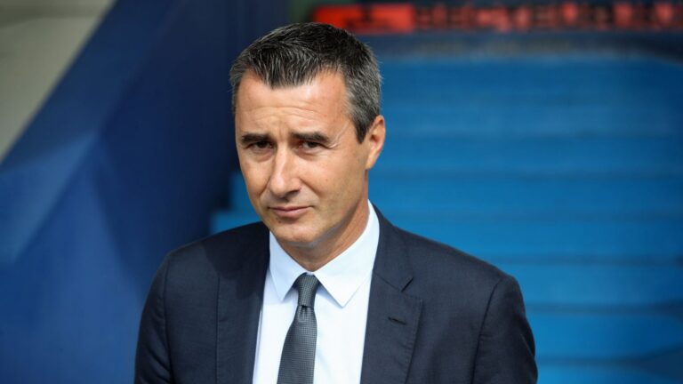 Фанаты «Страсбурга» возмущены уходом тренера в «Челси» и требуют отставки президента