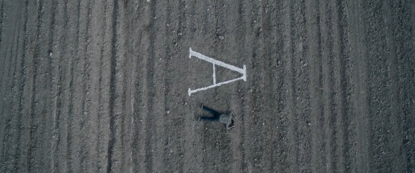 Самый тупой полицейский в мире ловит маньяка в триллере «Ойын»