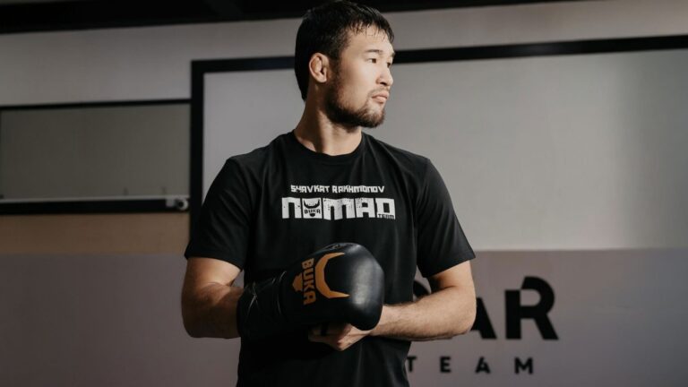 Тренер Шавката Рахмонова озвучил сроки следующего поединка в UFC