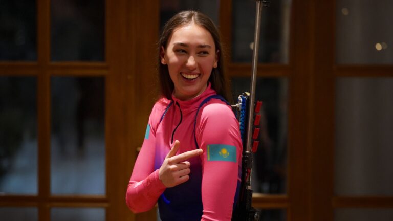 Казахстанские биатлонисты выступили на последнем этапе Кубка мира перед Олимпиадой