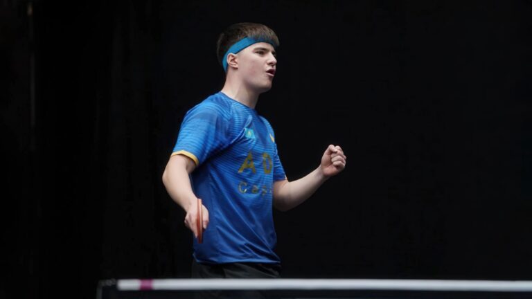 Алан Курмангалиев добыл две бронзы на турнире по настольному теннису в Катаре