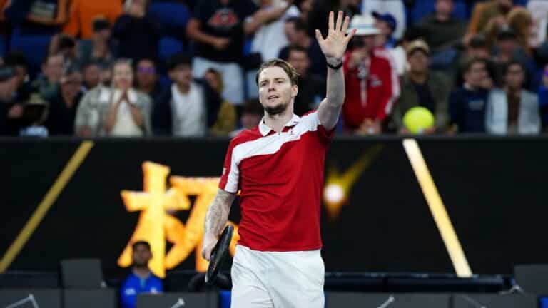 Александр Бублик назвал причины разгромного поражения от Алекса де Минора