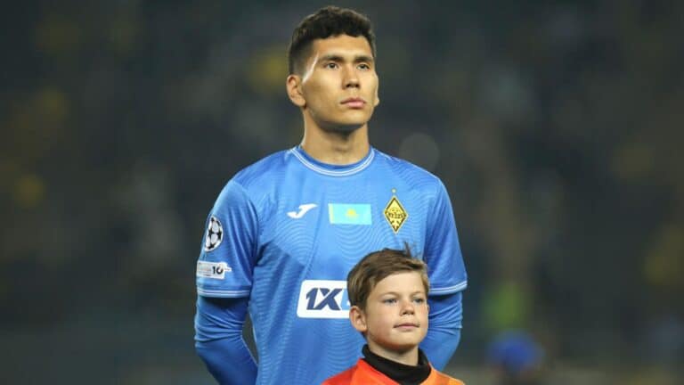 Темирлан Анарбеков продлил контракт с «Кайратом»