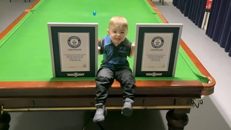 Двухлетний бильярдист дважды попал в Книгу рекордов Гиннеса