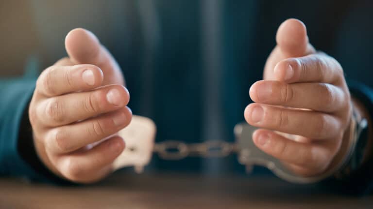 Житель СКО выдавал займы под 120% годовых и избивал должников