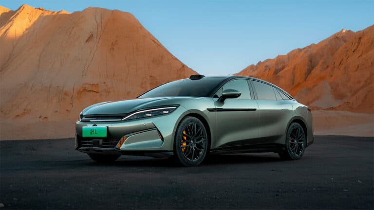 BYD Han L получил +25 км по воздуху – запас хода вырос после OTA