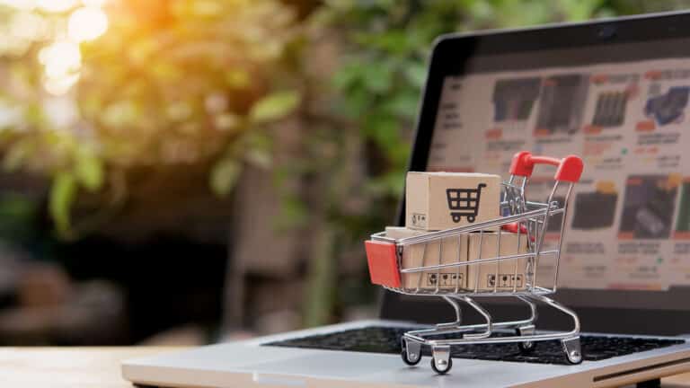 Казахстанцы будут платить больше за покупки в иностранных маркетплейсах с 1 июля