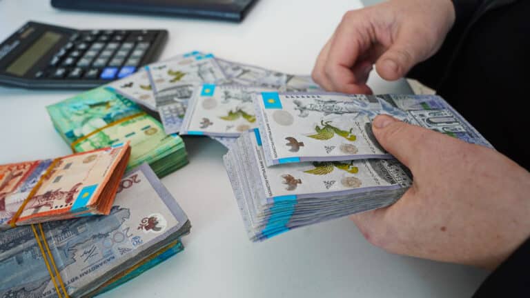 Бизнес будут мотивировать повышать зарплаты казахстанцам