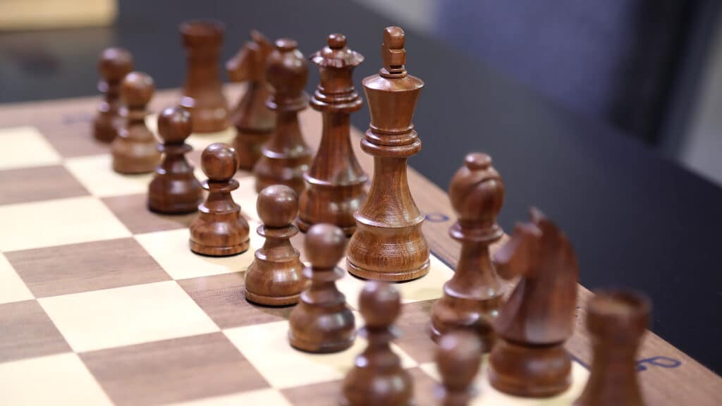Более 60 тысяч учеников начальных классов в Казахстане учатся играть в шахматы