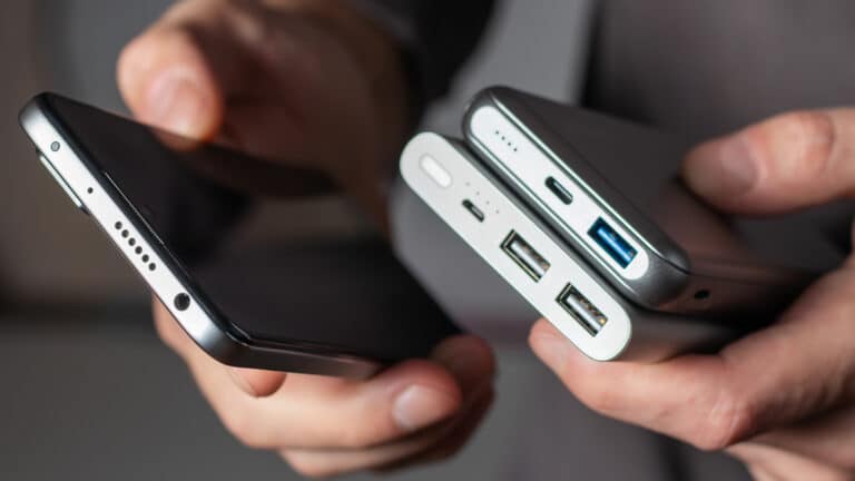 South Korea's airlines ban power bank use on flights