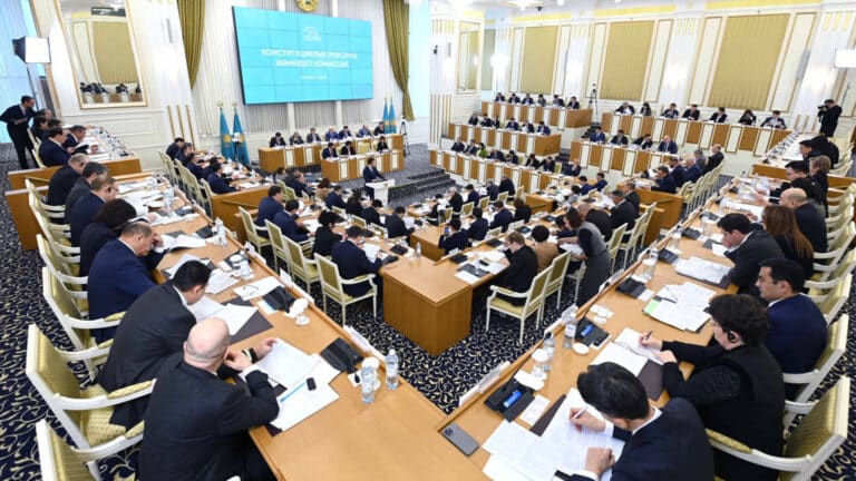 Защиту от принудительных браков предлагают закрепить в новой Конституции