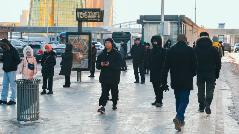 Светскость, наука и инновации — что казахстанцы считают важным в новой Конституции